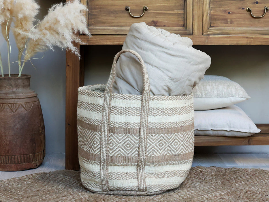 Karfa með haldföngum