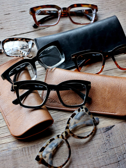 Lesgleraugu svört með gylltu