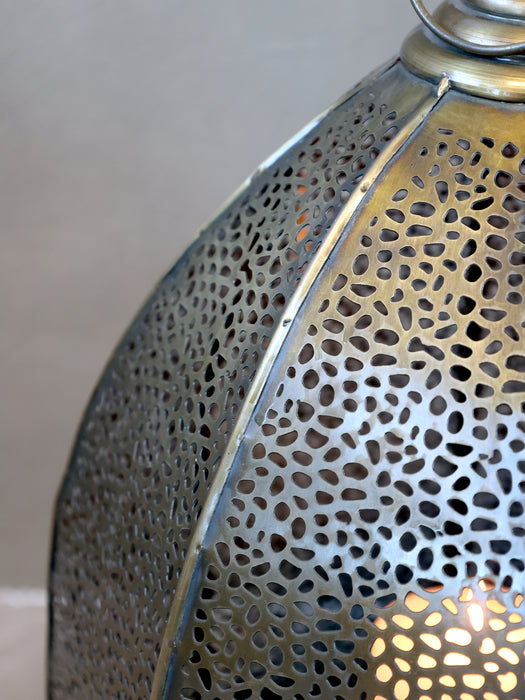 Lukt með gatamynstri Brass