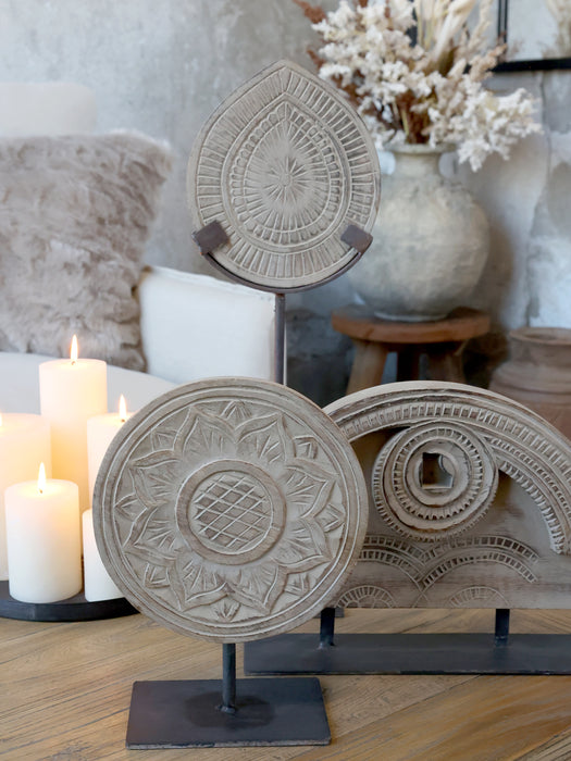 Borðskraut úr mangovið og járni