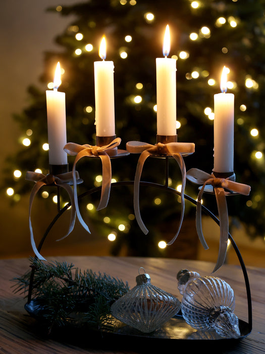 Velúrborði á viðarspólu "Cream"