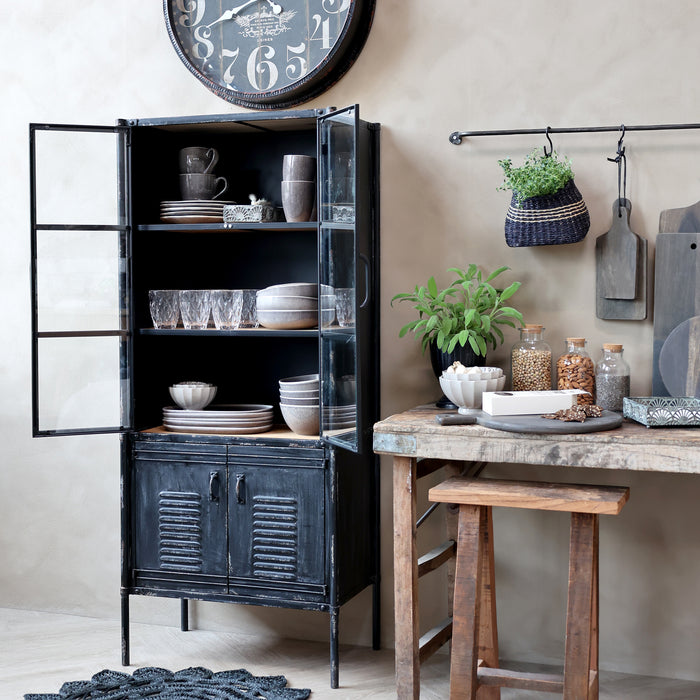 Skápur Faktory still