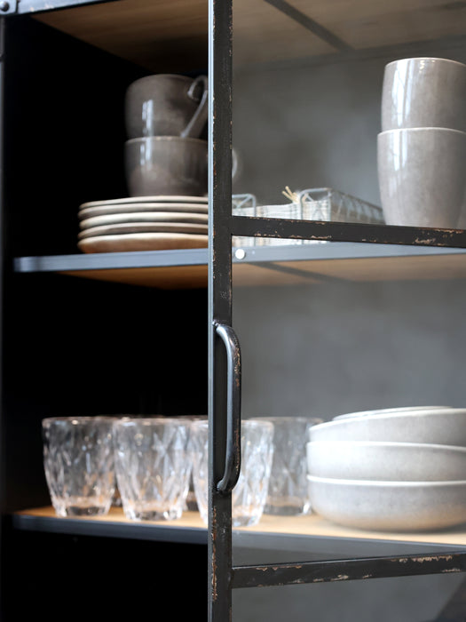 Skápur Faktory still