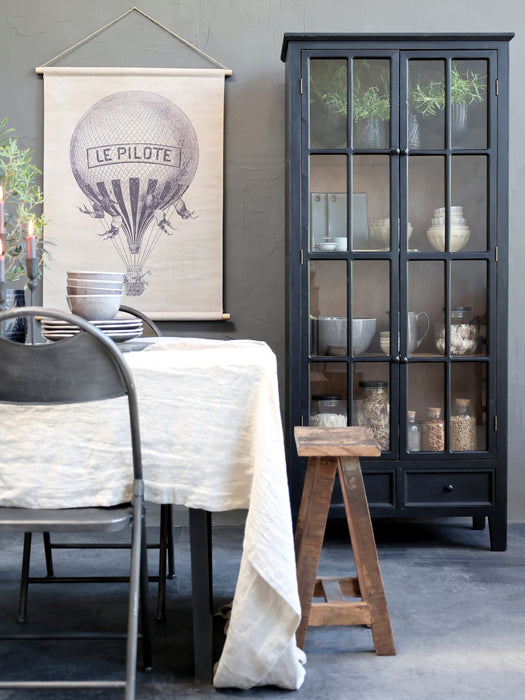 Viðarskápur með 2 skúffum