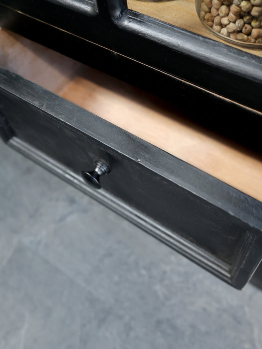 Viðarskápur með 2 skúffum