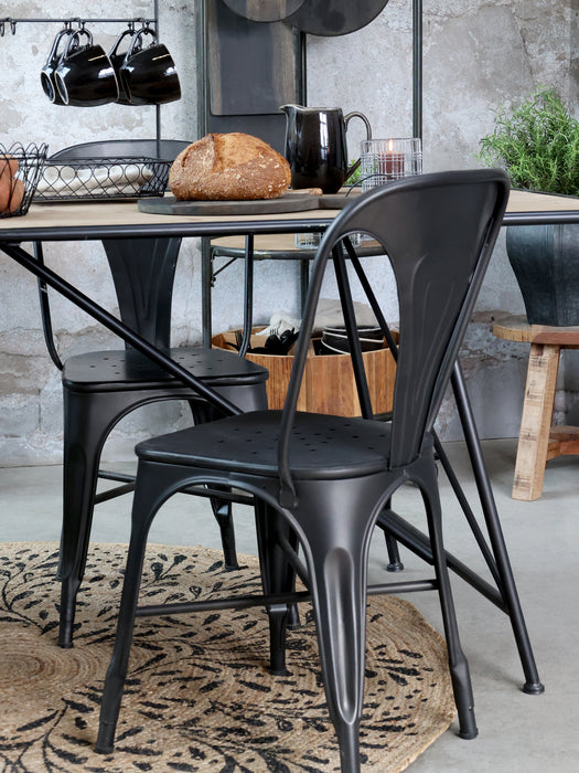 Borðstofuborð úr við og járni