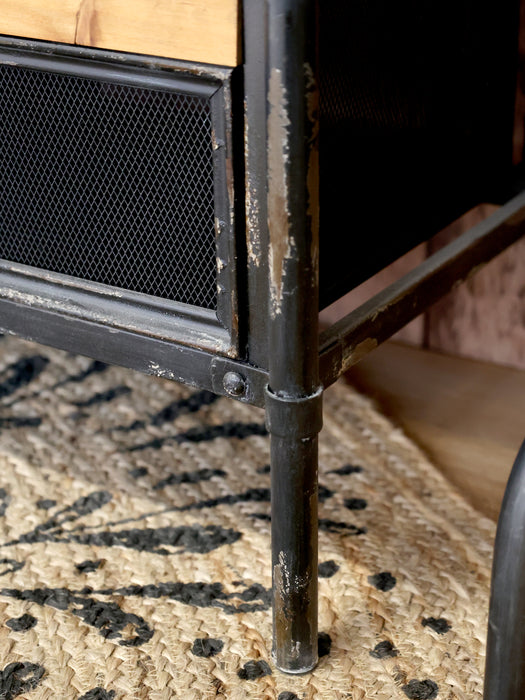 Skenkur Factory still