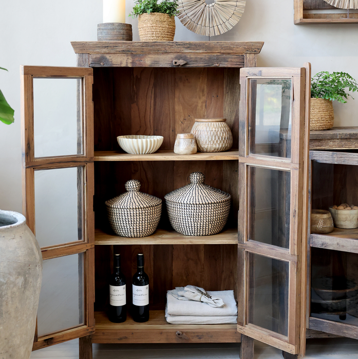 Skápur með glerhurð og hillum 140 x 80 cm