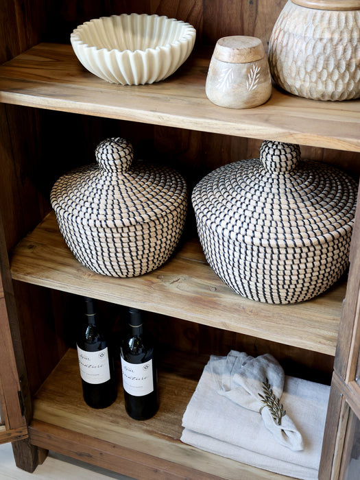 Skápur með glerhurð og hillum 140 x 80 cm