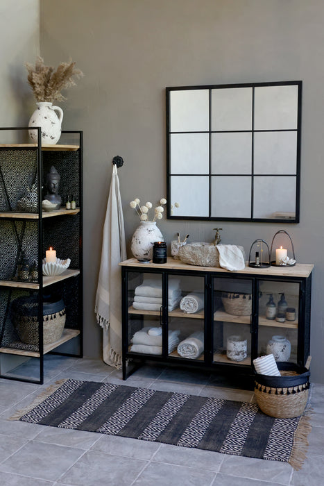 Vence skenkur með 4 hurðum og hillum