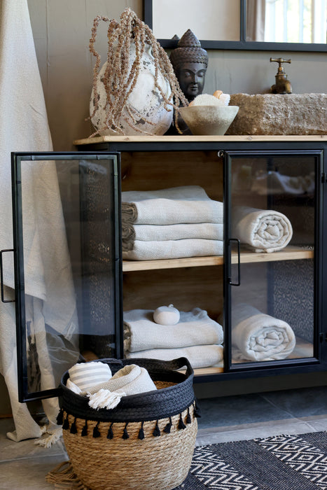 Vence skenkur með 4 hurðum og hillum