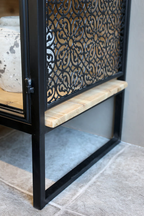 Vence hár skápur með 4 hurðum og hillum