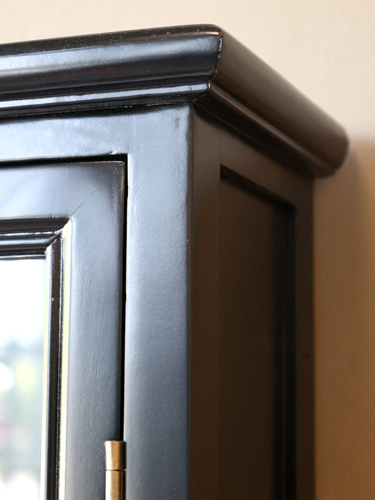 Veggskápur Marseille svartur