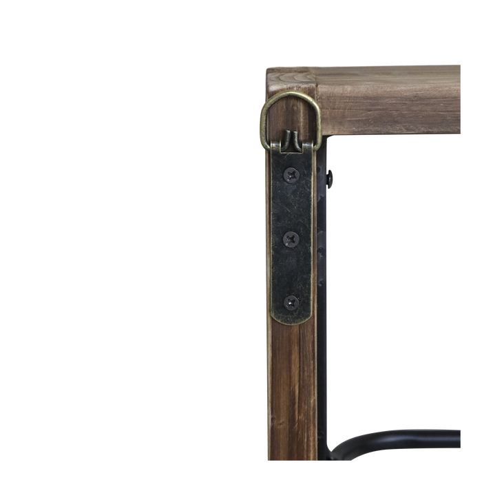 Vínrekki úr við og járni