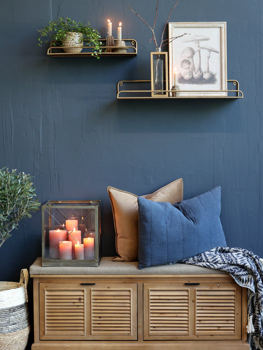 Bekkur  með hörlituðu efni og skóskúffum