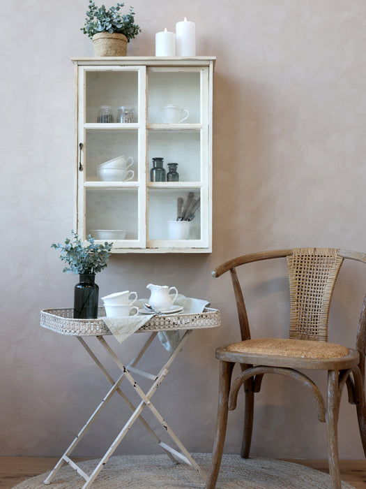 Veggskápur með glerhurð