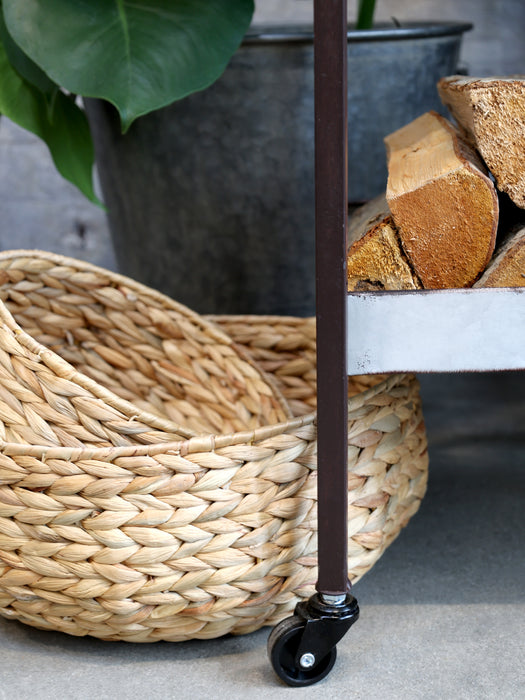 Vagn á hjólum úr zinki