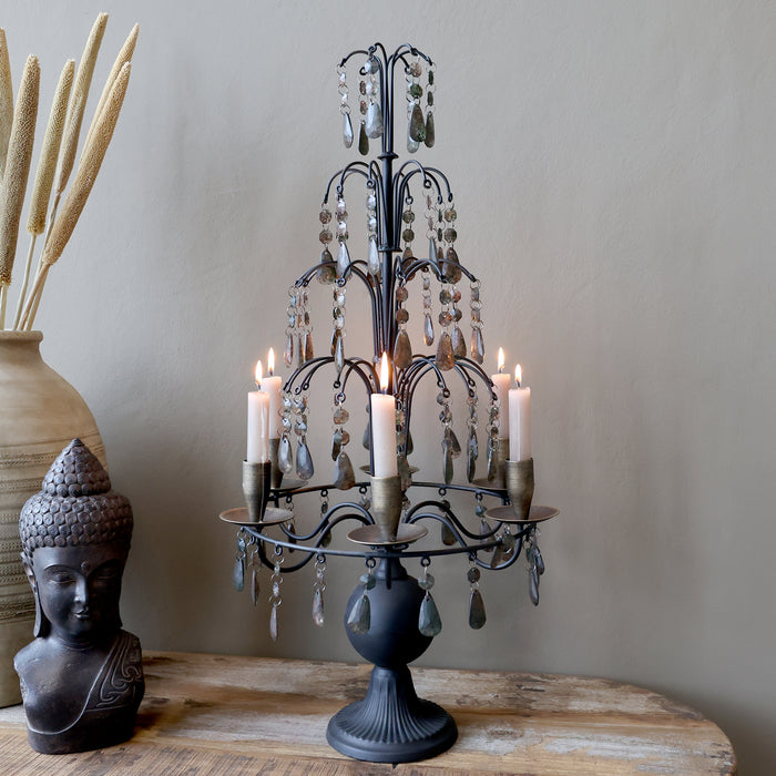 Kertastjaki á fæti með glersteinum