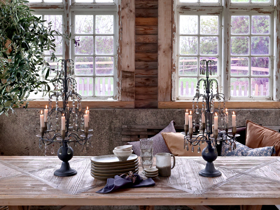 Kertastjaki á fæti með glersteinum