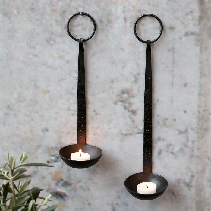 Kertastjaki járn til að hengja á vegg