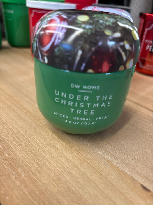 Under the Christmas Tree - lítið